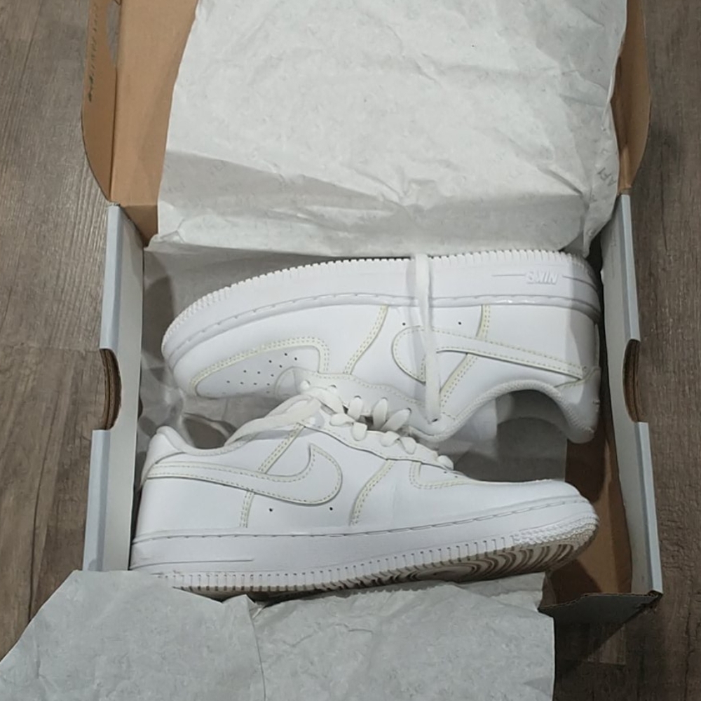 Shoes - Picture 7 of 10